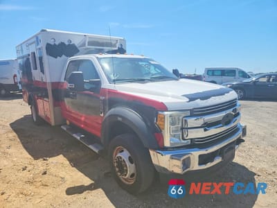 Czwarte zdjęcie samochodu z boku: 2017 FORD F550 SUPER DUTY VIN:1FD0X5HT2HED81058 - miniatura