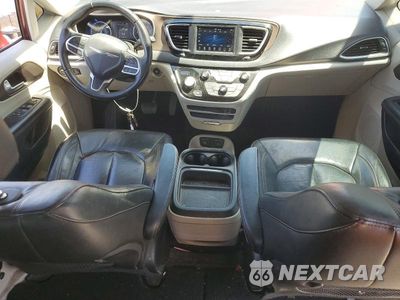 Zdjęcie 8 z 13 samochodu: 2018 CHRYSLER PACIFICA TOURING L VIN:2C4RC1BG8JR214143 - miniatura