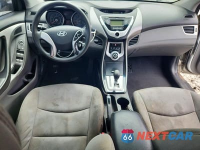 Zdjęcie 8 z 12 samochodu: 2012 HYUNDAI ELANTRA VIN:5NPDH4AE8CH096172 - miniatura