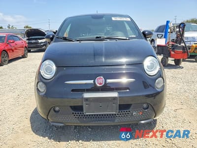 Piąte zdjęcie samochodu w środku: 2015 FIAT 500 ELECTRIC VIN:3C3CFFGE1FT732556 - miniatura