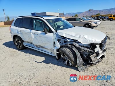 Czwarte zdjęcie samochodu z boku: 2023 VOLVO XC90 PLUS VIN:YV4H60CW9P1910250 - miniatura