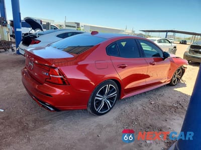 Trzecie zdjęcie samochodu z tyłu: 2019 VOLVO S60 T6 R-DESIGN VIN:7JRA22TM0KG000620 - miniatura