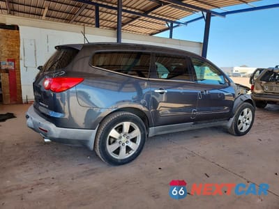 Trzecie zdjęcie samochodu z tyłu: 2009 CHEVROLET TRAVERSE LT VIN:1GNER23DX9S127871 - miniatura
