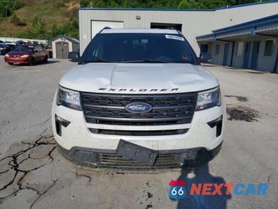 Piąte zdjęcie samochodu w środku: 2019 FORD EXPLORER XLT VIN:1FM5K8D81KGB36996 - miniatura