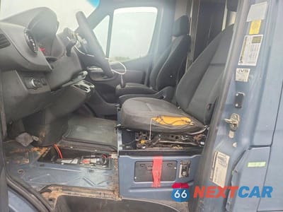 Zdjęcie 7 z 12 samochodu: 2019 MERCEDES-BENZ SPRINTER 2500/3500 DELIVERY VAN VIN:WD4PF0CD8KP085648 - miniatura