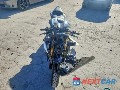 Drugie zdjęcie samochodu z przodu: 2010 YAMAHA YZFR6 VIN:JYARJ16E8AA020470 - miniatura
