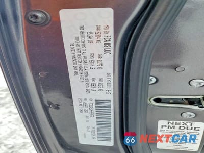 Zdjęcie 12 z 12 samochodu: 2015 CHRYSLER 300C VIN:2C3CCAEG0FH920672 - miniatura