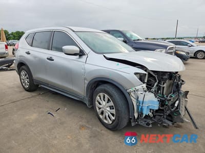 Czwarte zdjęcie samochodu z boku: 2019 NISSAN ROGUE S VIN:5N1AT2MT5KC816839 - miniatura