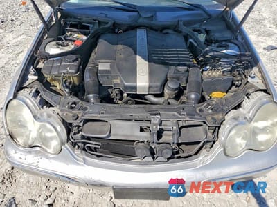 Zdjęcie 11 z 12 samochodu: 2001 MERCEDES-BENZ C 320 VIN:WDBRF64J91F051571 - miniatura