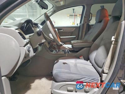 Zdjęcie 7 z 13 samochodu: 2017 CHEVROLET TRAVERSE LS VIN:1GNKVFKD6HJ280436 - miniatura