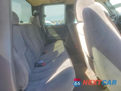 Zdjęcie 10 z 13 samochodu: 2005 CHEVROLET SILVERADO K2500 HEAVY DUTY VIN:1GCHK29U95E127418 - miniatura
