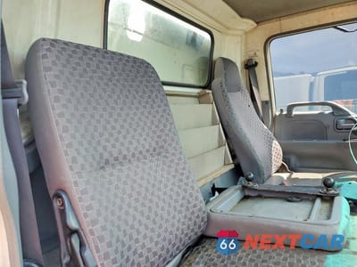 Zdjęcie 11 z 13 samochodu: 2007 ISUZU NPR VIN:JALC4B16277011212 - miniatura
