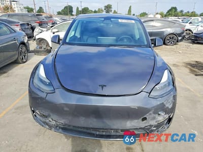 Piąte zdjęcie samochodu w środku: 2023 TESLA MODEL Y VIN:7SAYGDEE4PF789875 - miniatura