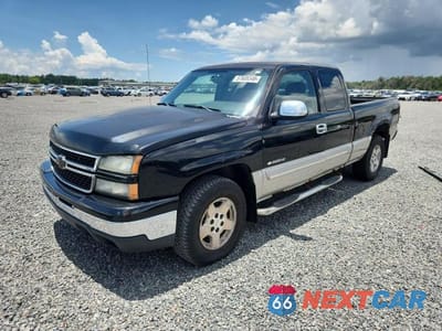 2006 CHEVROLET SILVERADO K1500 1GCEK19V26Z264748 - główne zdjęcie licytacji z USA - miniatura