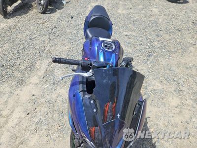 Piąte zdjęcie samochodu w środku: 2025 KAWASAKI EX650 R VIN:ML5EXER16SDAD8766 - miniatura