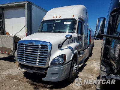 Drugie zdjęcie samochodu z przodu: 2016 FREIGHTLINER CASCADIA 125