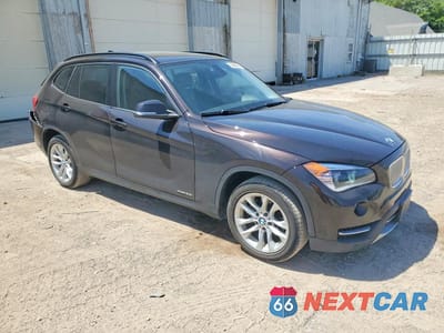 Czwarte zdjęcie samochodu z boku: 2015 BMW X1 XDRIVE28I VIN:WBAVL1C58FVY41552 - miniatura