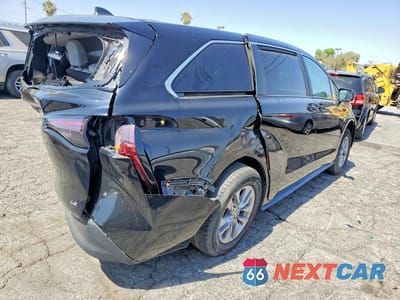 Trzecie zdjęcie samochodu z tyłu: 2025 TOYOTA SIENNA LE VIN:5TDKRKEC2SS240227 - miniatura