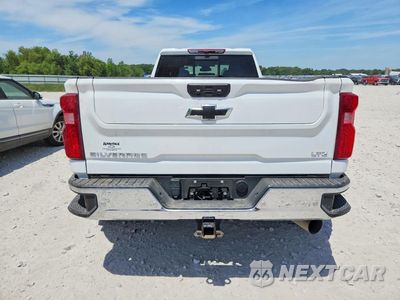Zdjęcie 6 z 12 samochodu: 2024 CHEVROLET SILVERADO K3500 LTZ VIN:1GC4YUEY7RF196447 - miniatura
