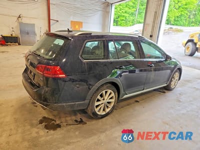Trzecie zdjęcie samochodu z tyłu: 2017 VOLKSWAGEN GOLF ALLTRACK S VIN:3VWM17AU3HM534530 - miniatura