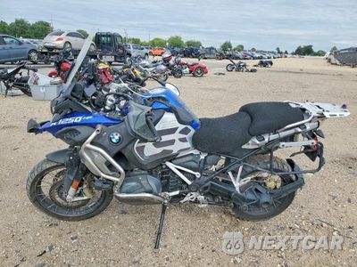Trzecie zdjęcie samochodu z tyłu: 2020 BMW R 1250 GS ADVENTURE VIN:WB10J5306LZF79176 - miniatura