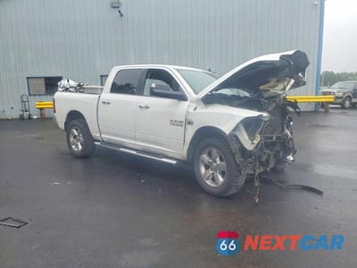 Czwarte zdjęcie samochodu z boku: 2016 RAM 1500 SLT VIN:3C6RR7LT1GG207070 - miniatura