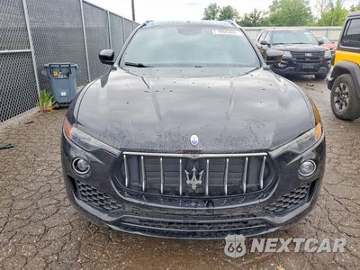 Piąte zdjęcie samochodu w środku: 2019 MASERATI LEVANTE VIN:ZN661XUA5KX314657 - miniatura