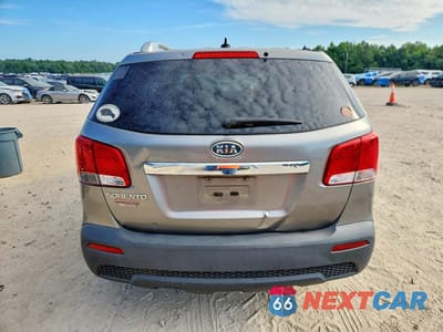 Zdjęcie 6 z 13 samochodu: 2012 KIA SORENTO LX VIN:5XYKT4A27CG248803 - miniatura
