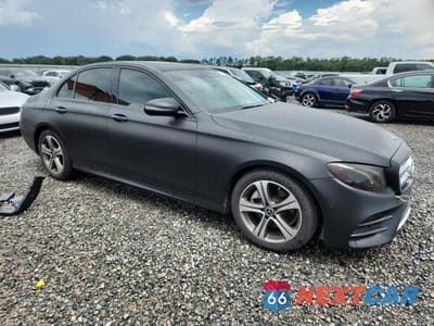 Czwarte zdjęcie samochodu z boku: 2018 MERCEDES-BENZ E 300 VIN:WDDZF4JB7JA470671 - miniatura