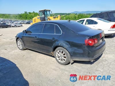 Drugie zdjęcie samochodu z przodu: 2010 VOLKSWAGEN JETTA SE VIN:3VWRZ7AJ1AM045635 - miniatura