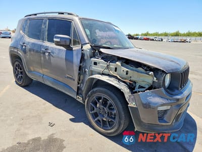 Czwarte zdjęcie samochodu z boku: 2020 JEEP RENEGADE LATITUDE VIN:ZACNJBBB0LPL07239 - miniatura