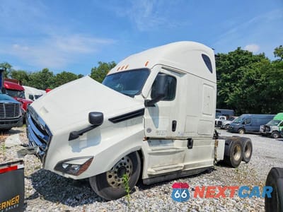 Drugie zdjęcie samochodu z przodu: 2023 FREIGHTLINER CASCADIA 1 - SEMI TRUCK VIN:3AKJHHDR2PSUH4781 - miniatura