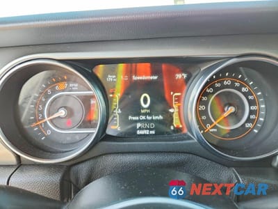 Zdjęcie 9 z 13 samochodu: 2020 JEEP WRANGLER UNLIMITED SAHARA VIN:1C4HJXEN1LW131601 - miniatura