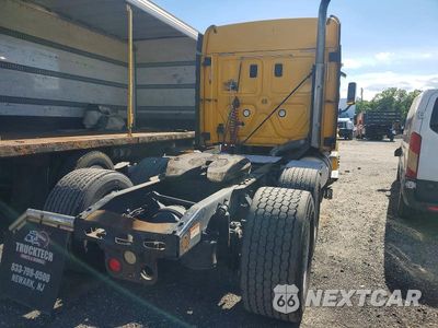 Czwarte zdjęcie samochodu z boku: 2013 FREIGHTLINER CASCADIA 125 VIN:3AKJGLDRXDSBA8491 - miniatura