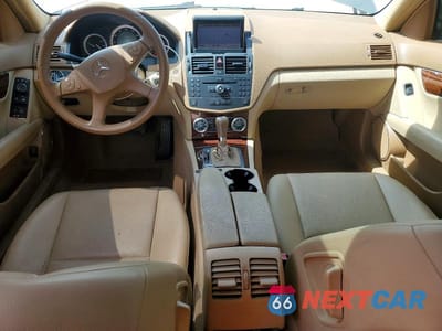Zdjęcie 8 z 12 samochodu: 2008 MERCEDES-BENZ C 300 VIN:WDDGF54X28F076965 - miniatura