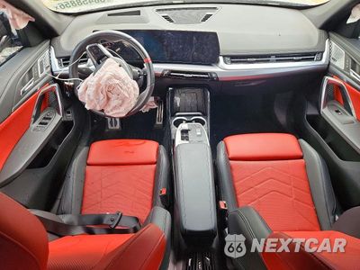 Zdjęcie 8 z 13 samochodu: 2025 BMW X1 M35I VIN:WBX13EF07S5252255 - miniatura