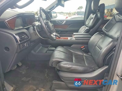 Zdjęcie 7 z 13 samochodu: 2022 LINCOLN NAVIGATOR RESERVE VIN:5LMJJ2LT9NEL05339 - miniatura