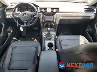 Zdjęcie 8 z 12 samochodu: 2017 VOLKSWAGEN PASSAT SE VIN:1VWBT7A30HC012075 - miniatura