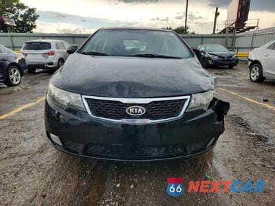 Piąte zdjęcie samochodu w środku: 2011 KIA FORTE EX VIN:KNAFU5A22B5323531 - miniatura