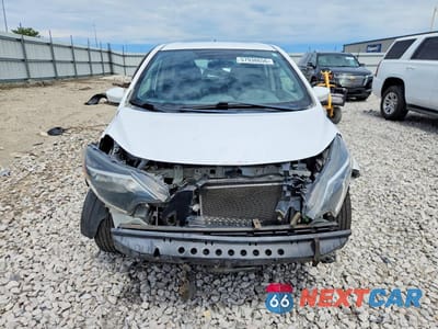 Piąte zdjęcie samochodu w środku: 2017 NISSAN VERSA NOTE S PLUS VIN:3N1CE2CP9HL372280 - miniatura