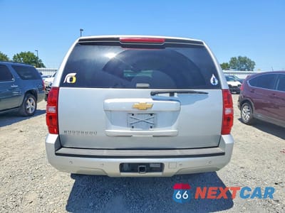 Zdjęcie 6 z 14 samochodu: 2013 CHEVROLET SUBURBAN C1500 LT VIN:1GNSCJE01DR230492 - miniatura