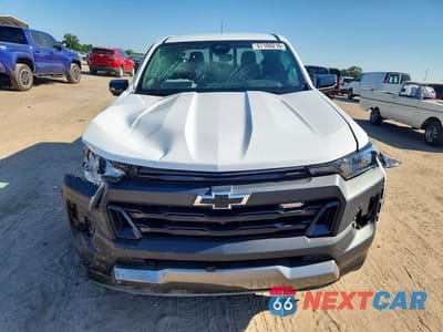 Piąte zdjęcie samochodu w środku: 2026 CHEVROLET COLORADO TRAIL BOSS VIN:1GCPTEEK1T1108994 - miniatura