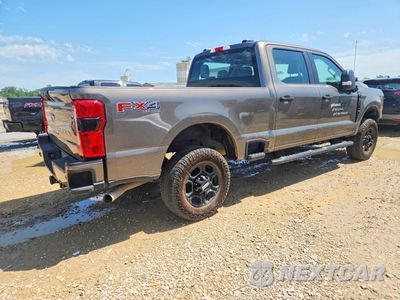 Trzecie zdjęcie samochodu z tyłu: 2023 FORD F250 SUPER DUTY VIN:1FT8W2BA6PEC81947 - miniatura