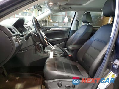 Zdjęcie 7 z 12 samochodu: 2017 VOLKSWAGEN PASSAT SE VIN:1VWBT7A38HC040013 - miniatura