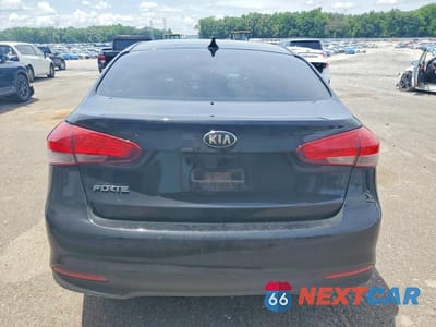 Zdjęcie 6 z 12 samochodu: 2017 KIA FORTE LX VIN:3KPFK4A71HE058807 - miniatura