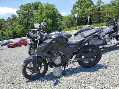 Trzecie zdjęcie samochodu z tyłu: 2016 HONDA CB300 F VIN:MLHNC5215G5201337 - miniatura