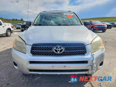 Piąte zdjęcie samochodu w środku: 2007 TOYOTA RAV4 BASE VIN:JTMBD33V575074663 - miniatura