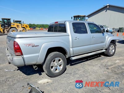 Trzecie zdjęcie samochodu z tyłu: 2005 TOYOTA TACOMA DOUBLE CAB VIN:5TELU42N95Z080083 - miniatura