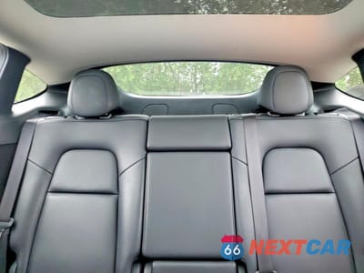 Zdjęcie 10 z 13 samochodu: 2025 TESLA MODEL Y VIN:7SAYGDEE4SF263951 - miniatura