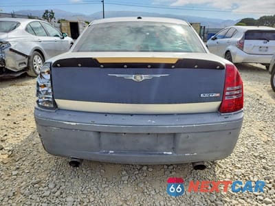 Zdjęcie 6 z 12 samochodu: 2006 CHRYSLER 300C SRT-8 VIN:2C3KA73W16H223767 - miniatura